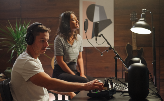 Студійні навушники AKG K361 K361 фото